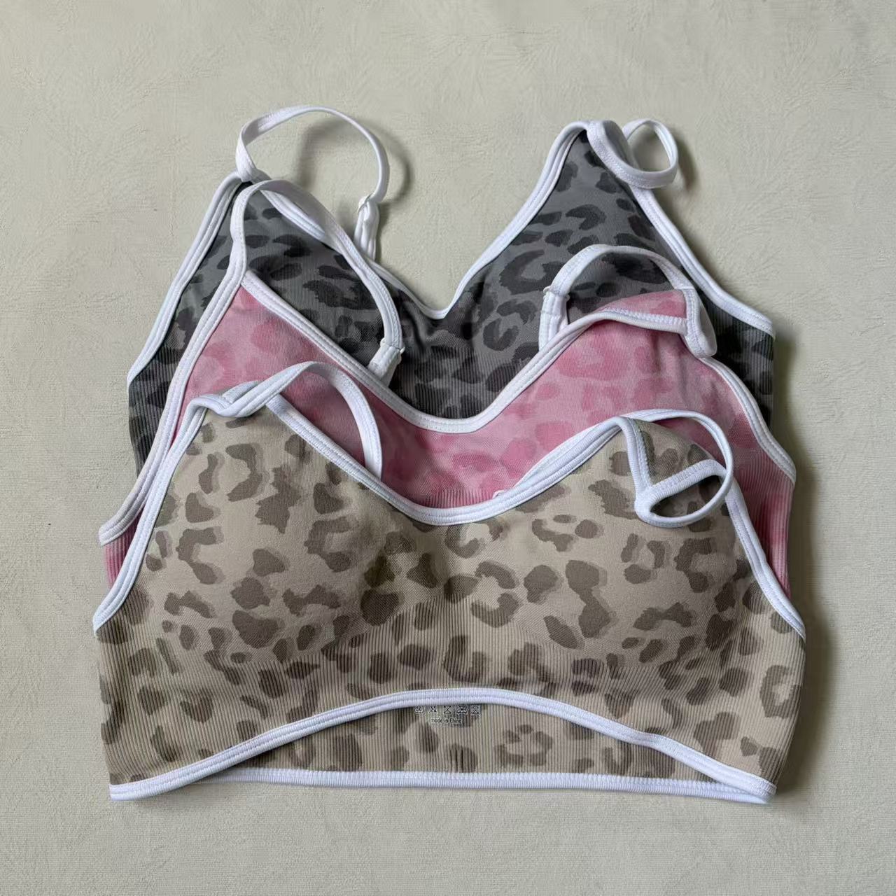 LOGO Women's Beautiful Back Ga - Sports Bra Racerback 评论和价格